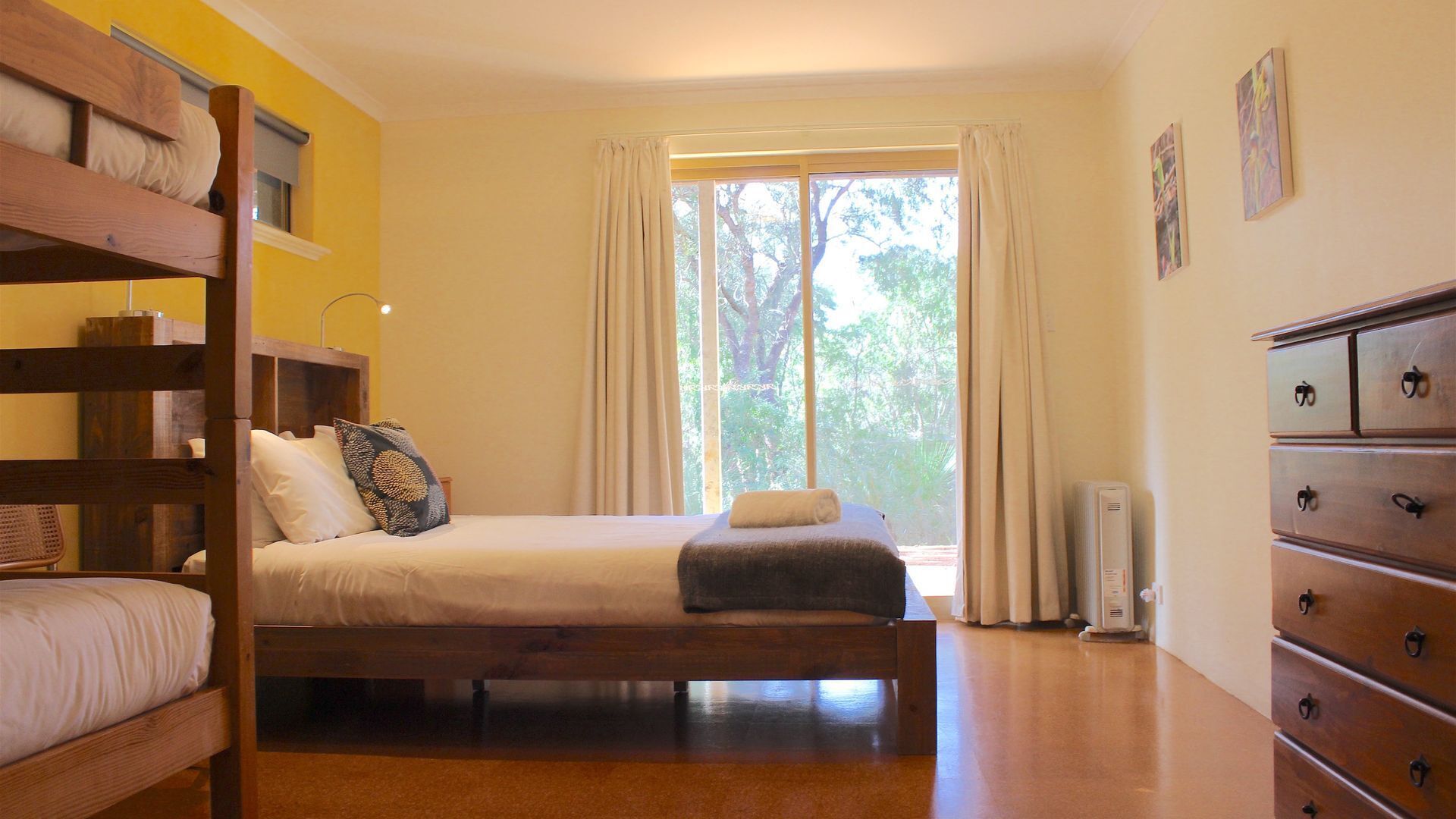 Orchid House - treetop views close to beach — image 11