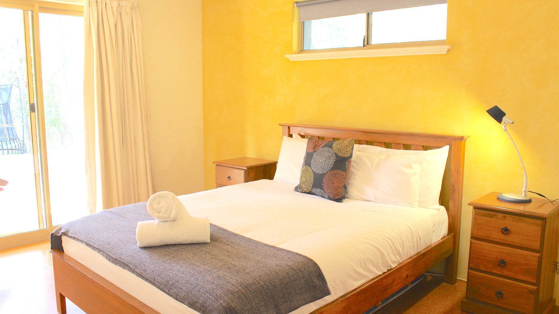 Orchid House - treetop views close to beach — image 10