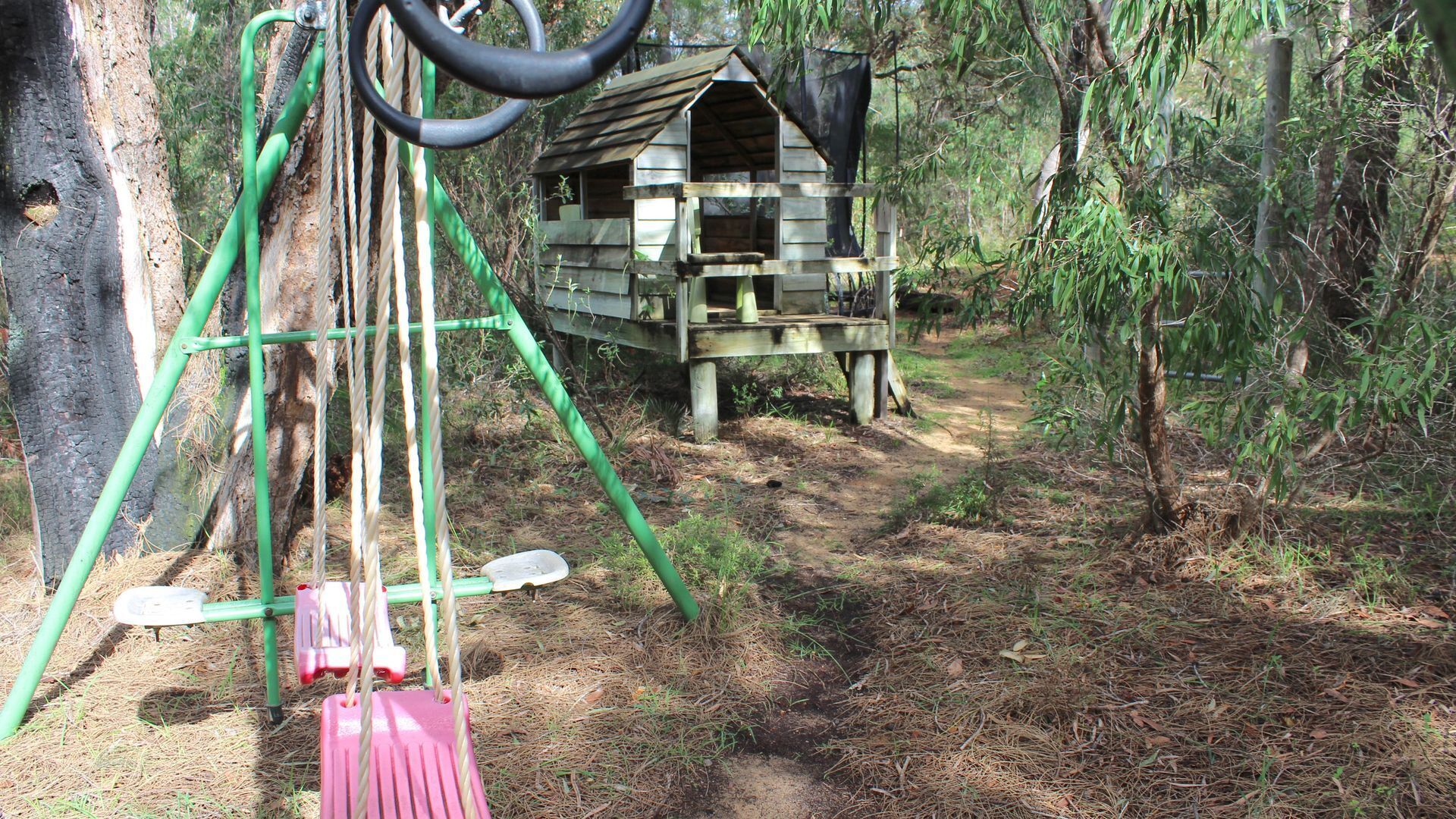 Orchid House - treetop views close to beach — image 22