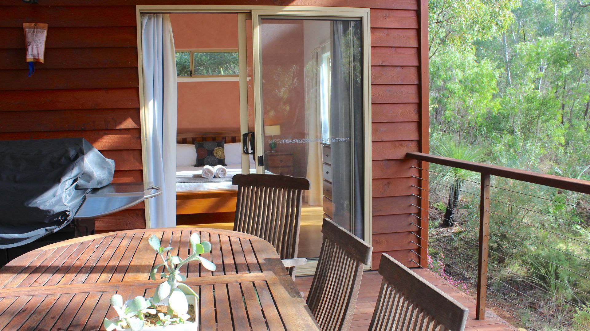 Orchid House - treetop views close to beach — image 8