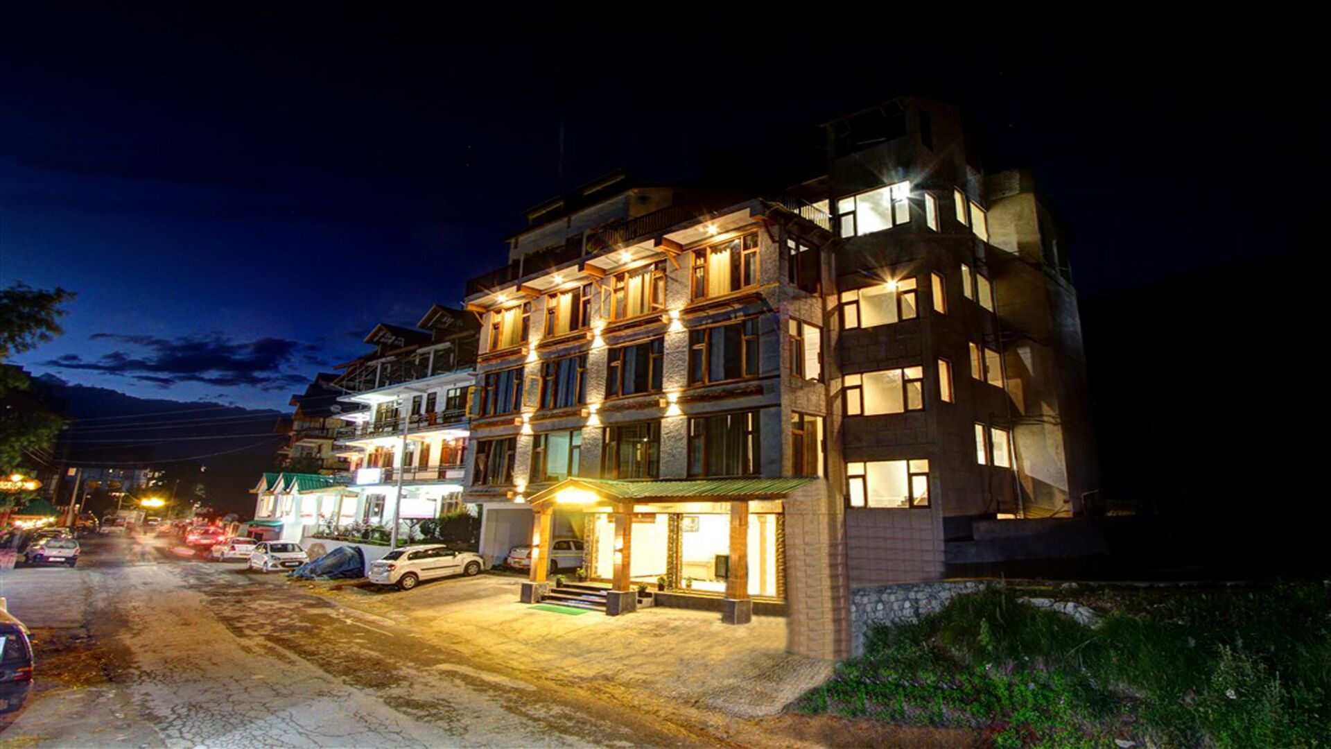 The Woodbine is situated amongst lofty evergreens and sublime Peaks.