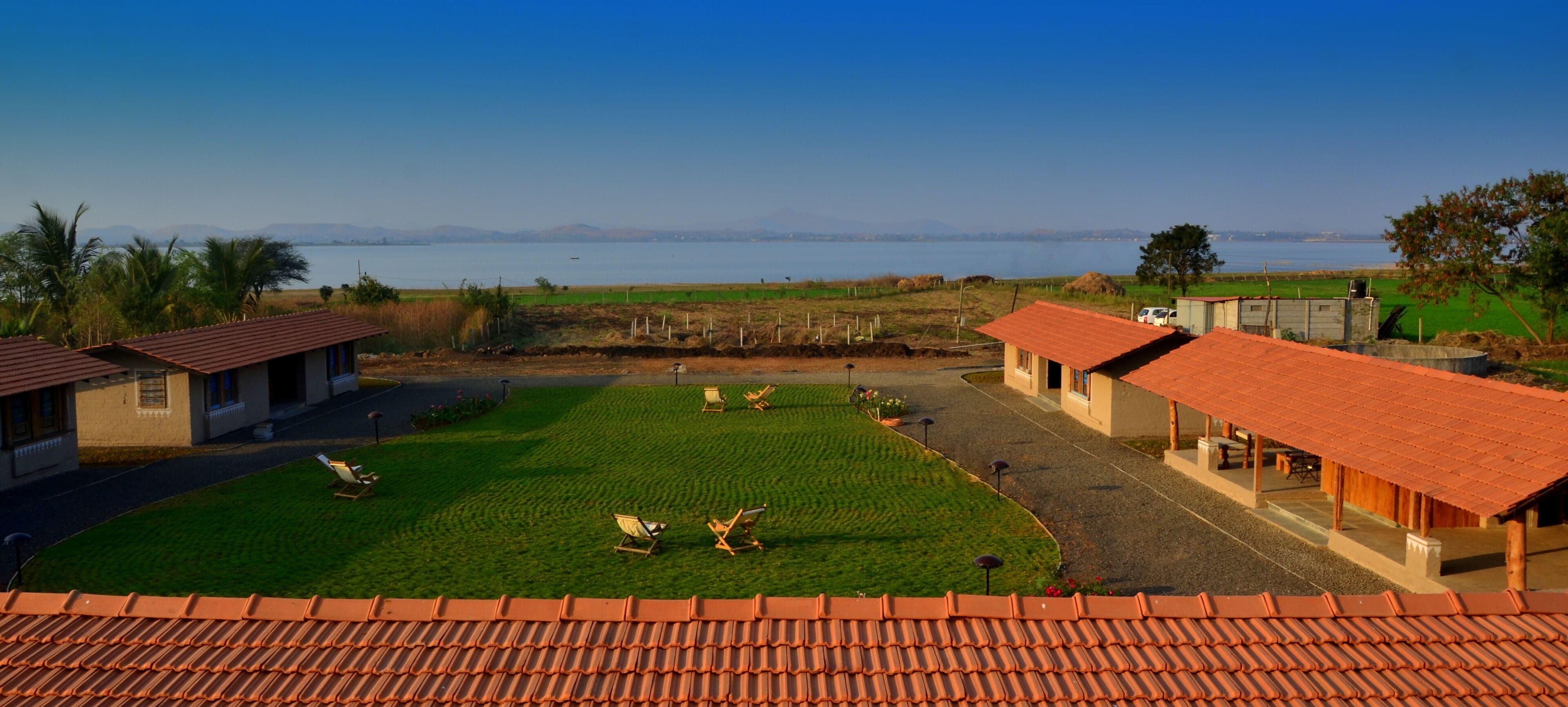 Waterfront Farmstay Near Vineyards