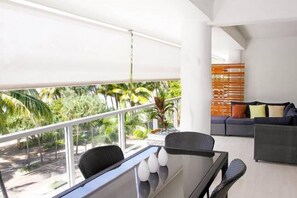 Interior - Palm Cove Penthouse Ocean Front (Unknown)