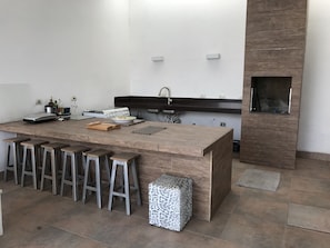 Geladeira, micro-ondas, fogão, cooktop