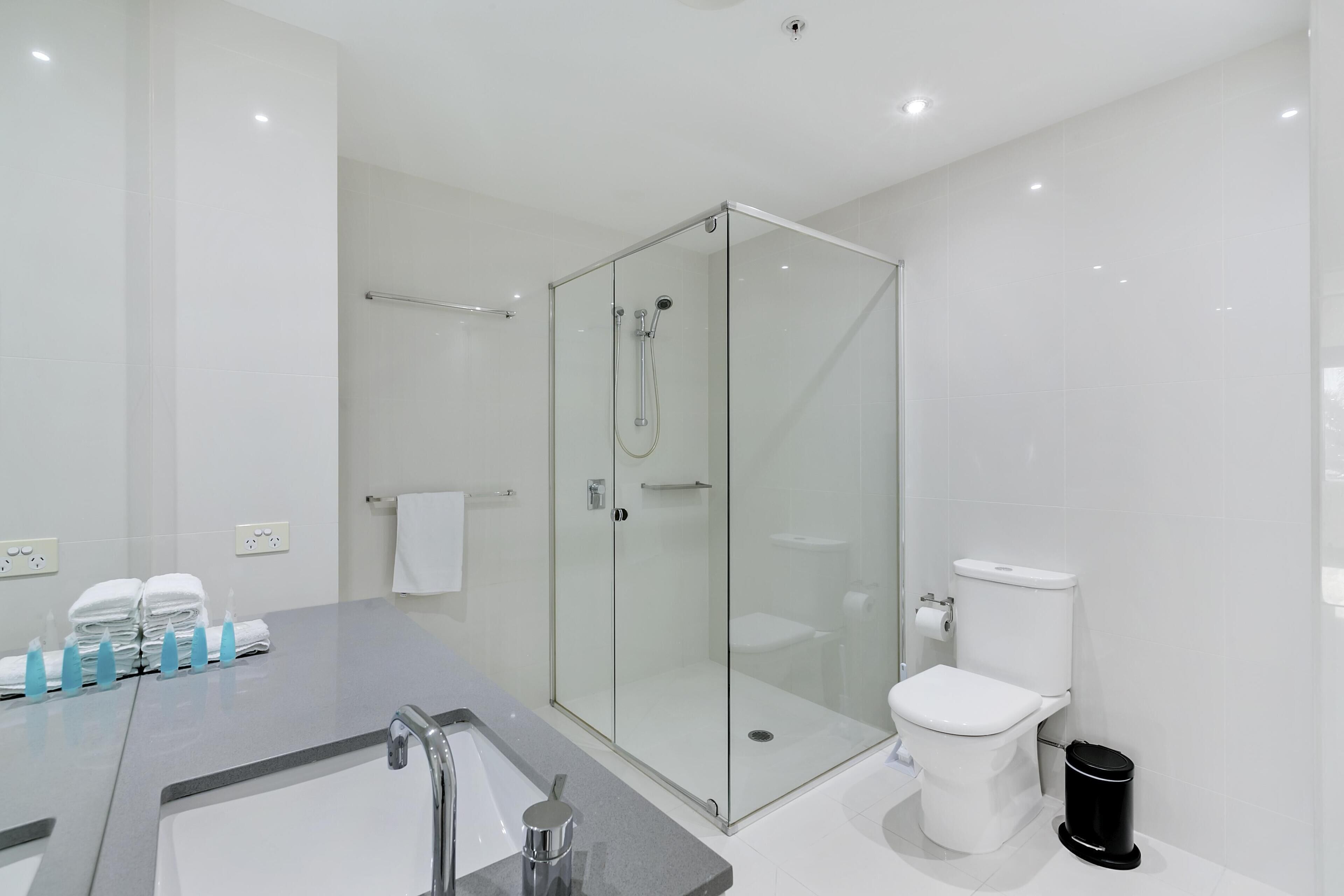 Circle on Cavill – 3 Bedroom City Views — Q Stay — image 13