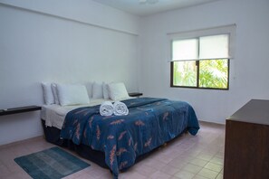 2 habitaciones, tabla de planchar con plancha, internet y ropa de cama 