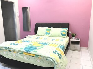 4 bedrooms, iron/ironing board, Internet