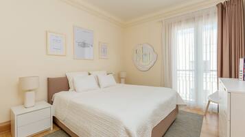 2 soverom, safe på rommet, skrivebord og strykejern/-brett