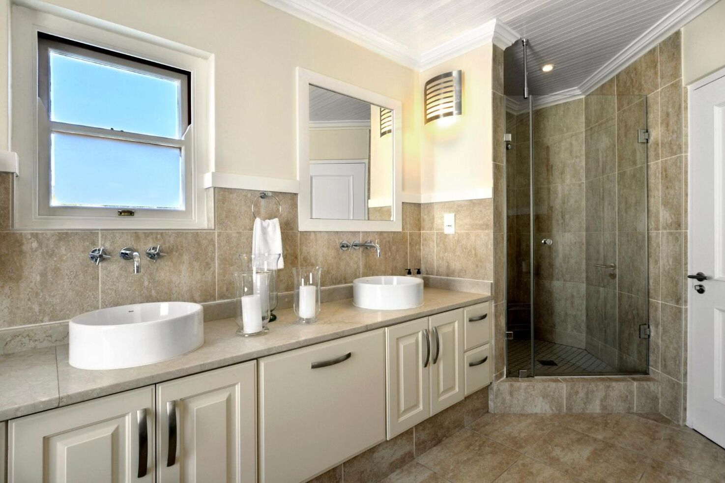 Bathrobes, bidet, towels, shampoo