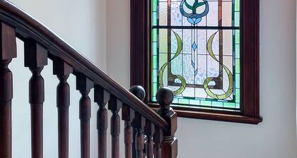 CBD 3 bedroom luxe heritage townhouse with award winning bathroom