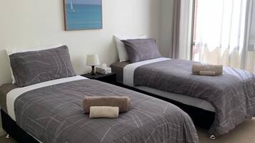 3 chambres, fer et planche Ă repasser, Wi-Fi, draps fournis