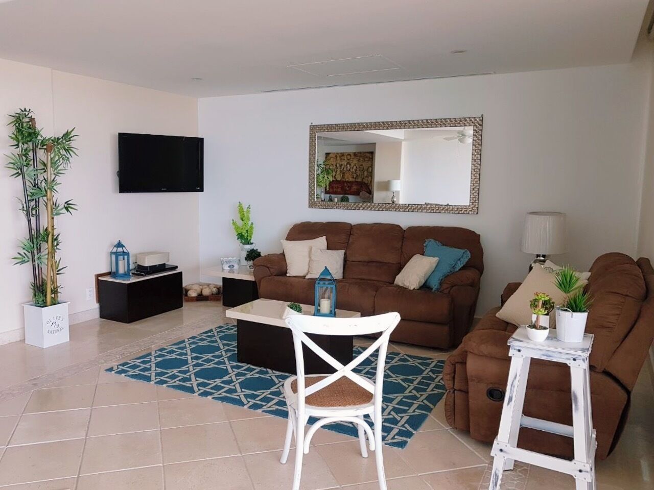 Lujoso Departamento en frente de la playa /Great apartment in front of the beach