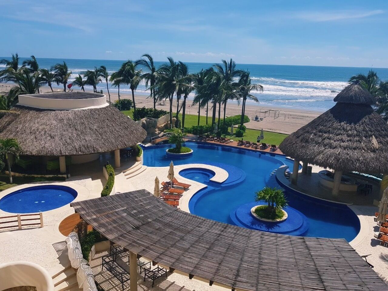 Lujoso Departamento en frente de la playa /Great apartment in front of the beach