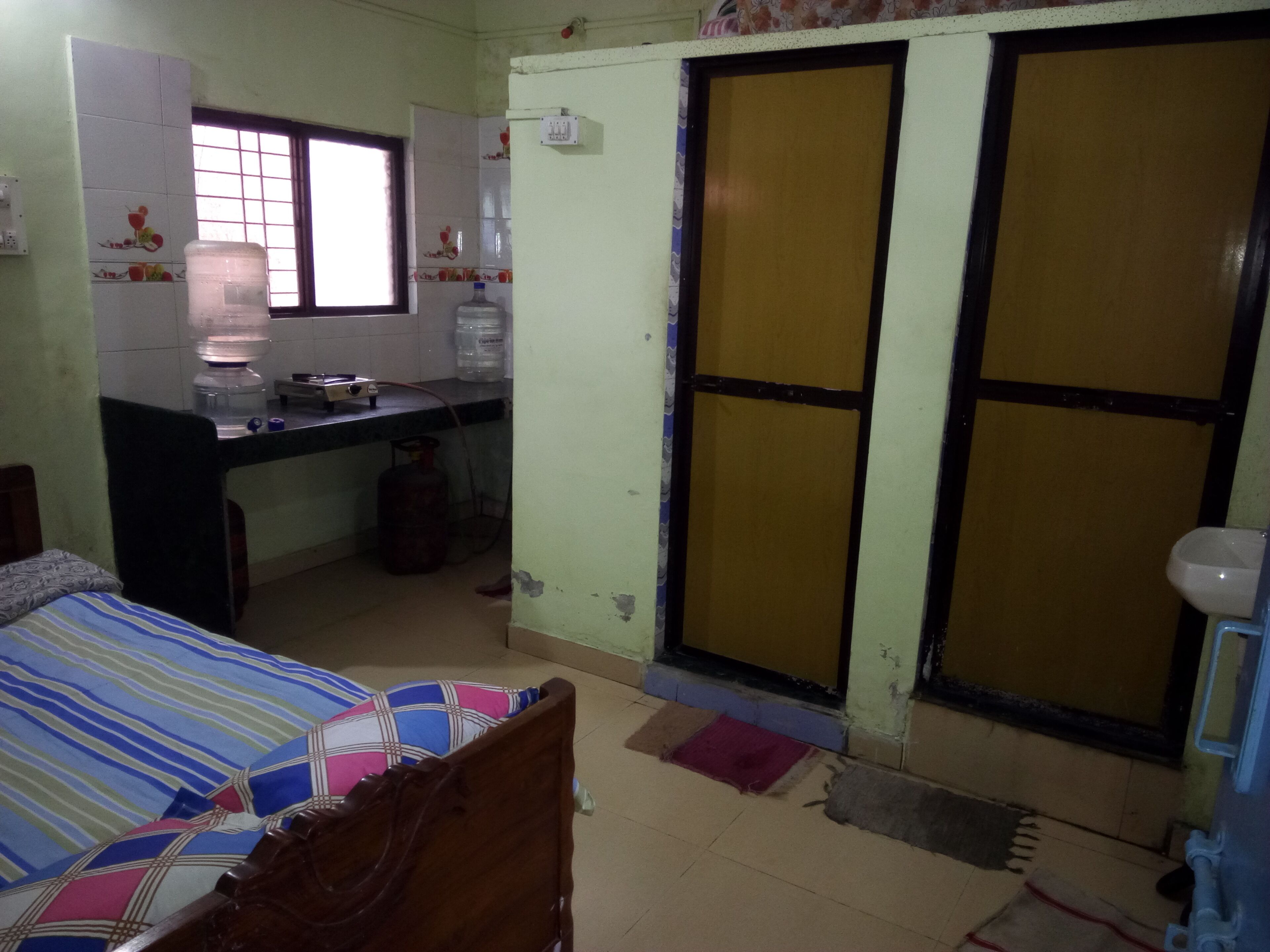 Paying guest accomodation for male and female on daily basis