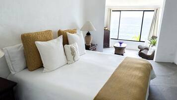 5 bedrooms, iron/ironing board, travel cot, free WiFi