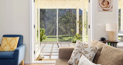 Cosy Snowy Mountains Retreat Crackenback | Wood Fire | Couples Escape