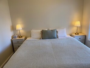 2 chambres, fer et planche à repasser, Wi-Fi gratuit, draps fournis