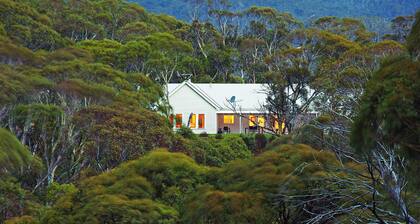 Andrean valkoinen talo - retriitti - täydellinen kahdelle tai pienelle perheelle