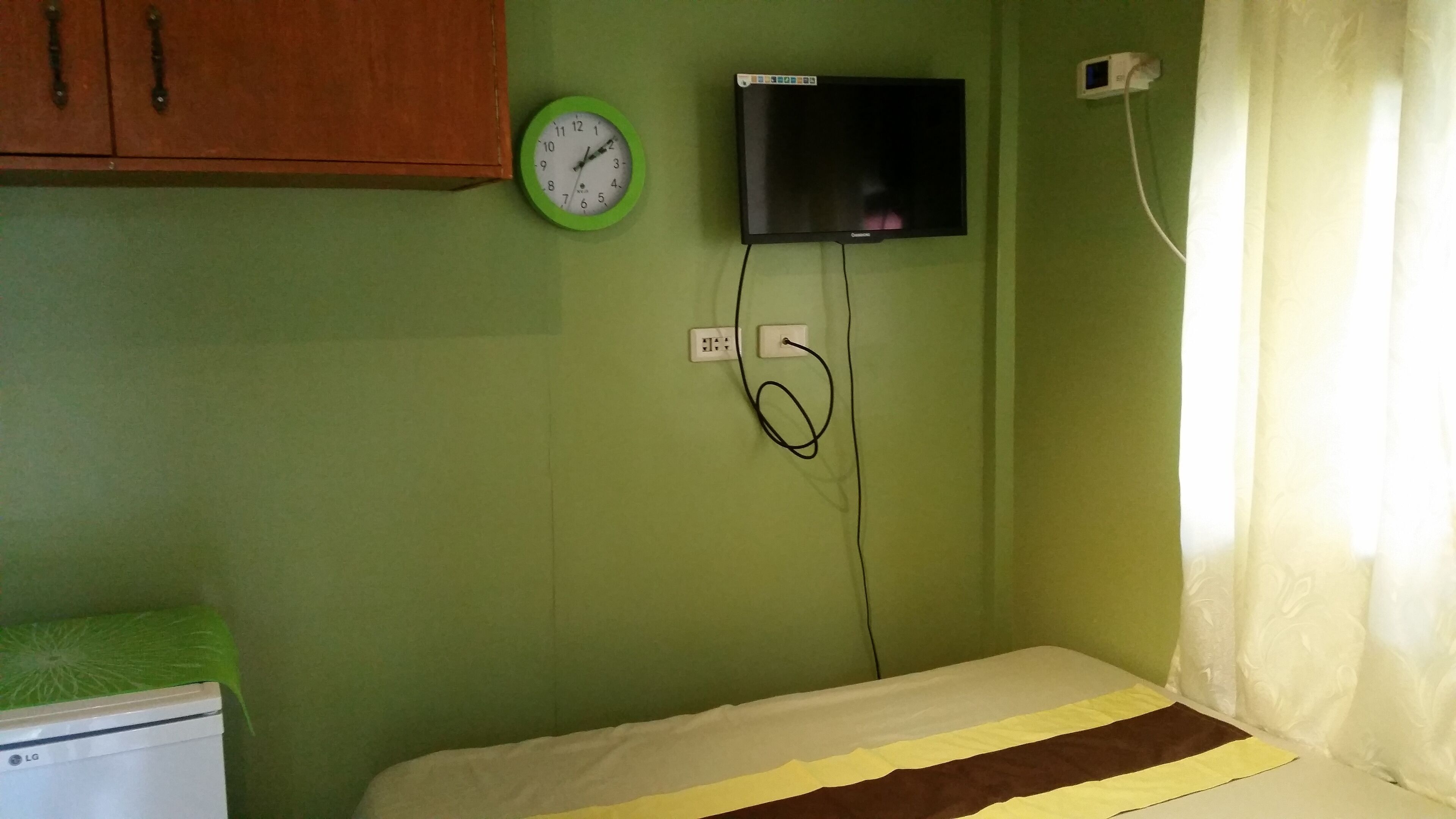 Cute, cool Green Kubo near the beach