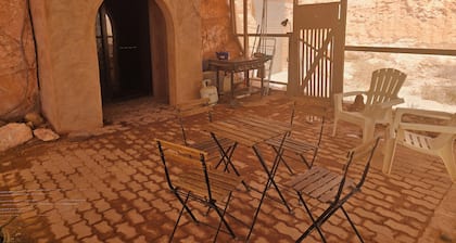 Stunning LIGHT FILLED UNDERGROUND Retreat - Earthworm House - Dugout - spacious!