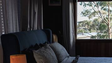 3 bedrooms, iron/ironing board, travel cot, free WiFi