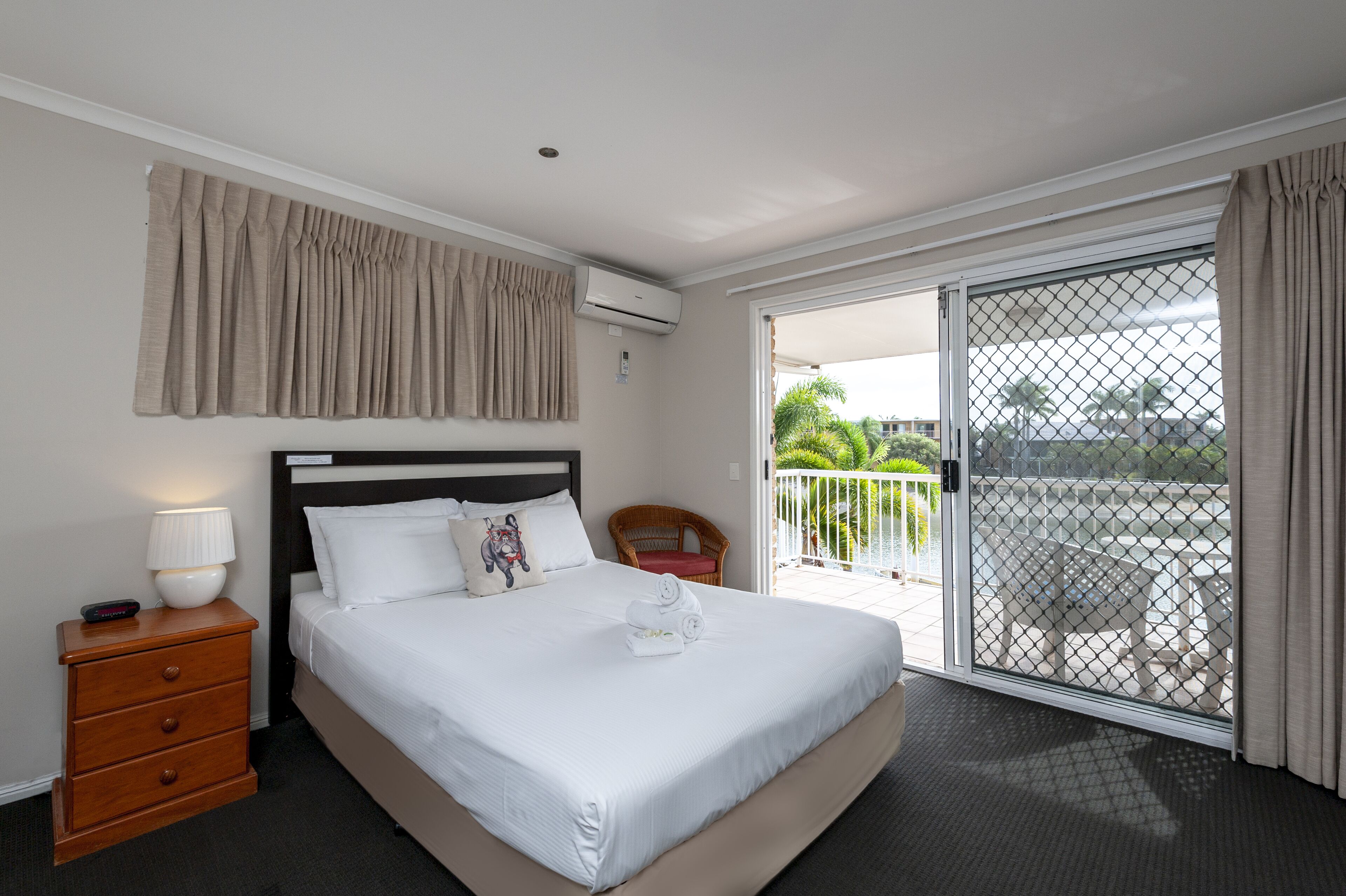 2 BR Waterfront Villa 3 -Pet Friendly - Waterfront — image 27