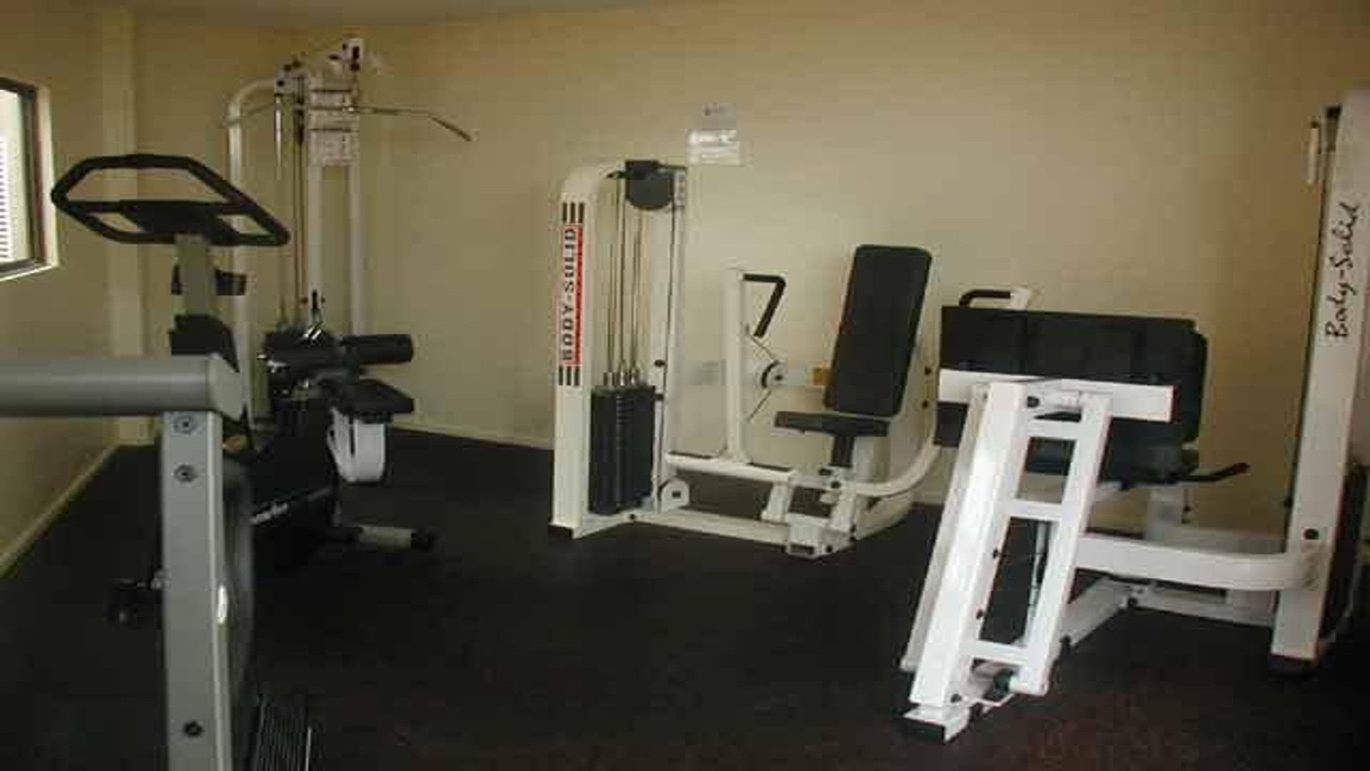 In the City-Furnished Studio — image 8