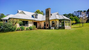 Exterior - Green Meadow Farm - wonderful country stay for families & friends (Bundanoon)