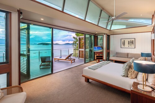Yacht Club Villa 17, Stunning Villa on Hamilton Island