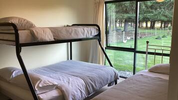 2 bedrooms, iron/ironing board, travel cot, free WiFi