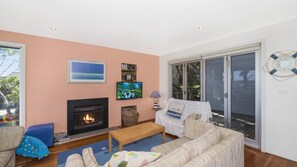 Living area - Del Monte Delight - Stylish (COPACABANA)