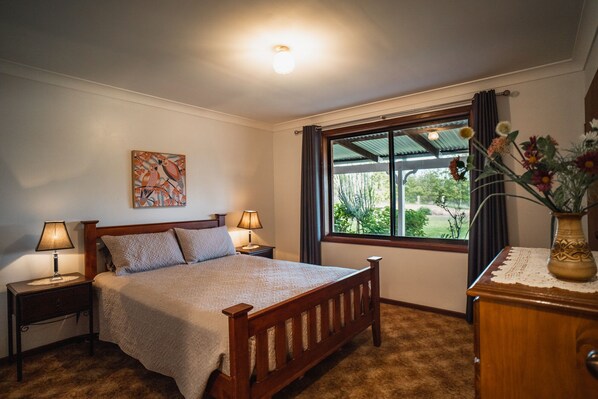 4 makuuhuonetta, silitysrauta/-lauta, Wi-Fi, vuodevaatteet