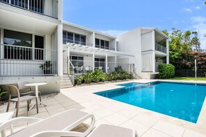 Pool - Bright Beachside Apartment, Sunshine Beach (Sunshine Beach)