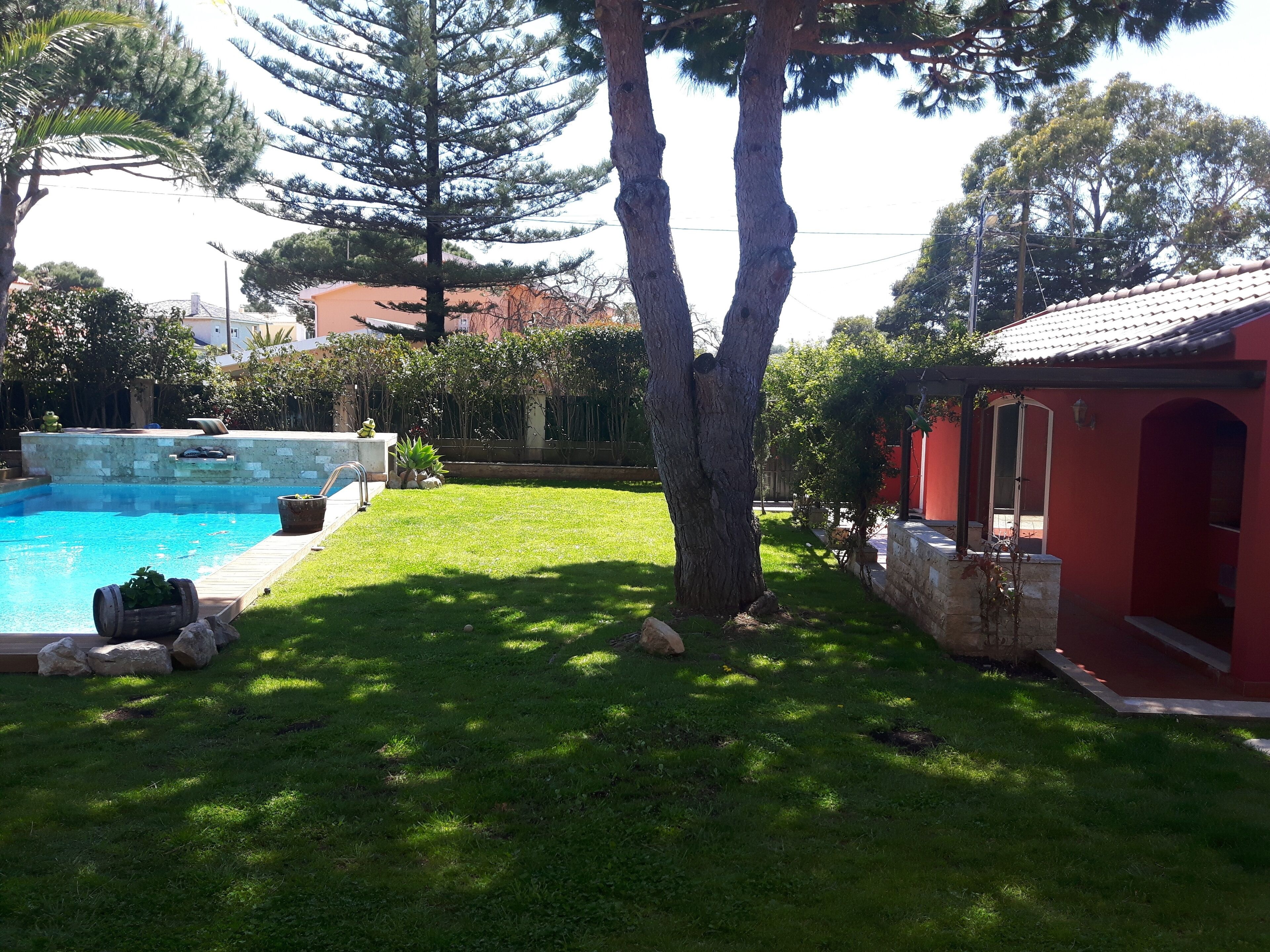 Garden and pool house in Cascais