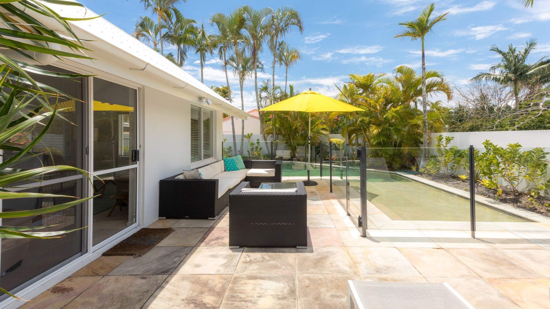 Noosa Heads Beach House - Walk to Main Beach & Little Cove — image 10