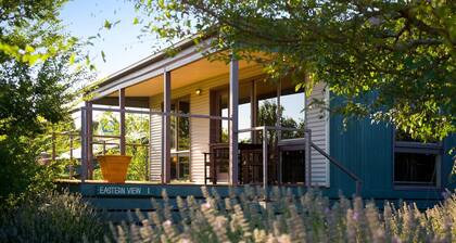 Eastern View Studio - Cosy & Comfortable Villa for two