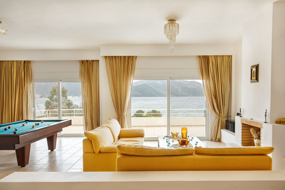 Sapphire Villa - Evia Island - Greece