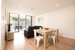 Dining - BLUEWATER APARTMENTS #3 (Kiama)