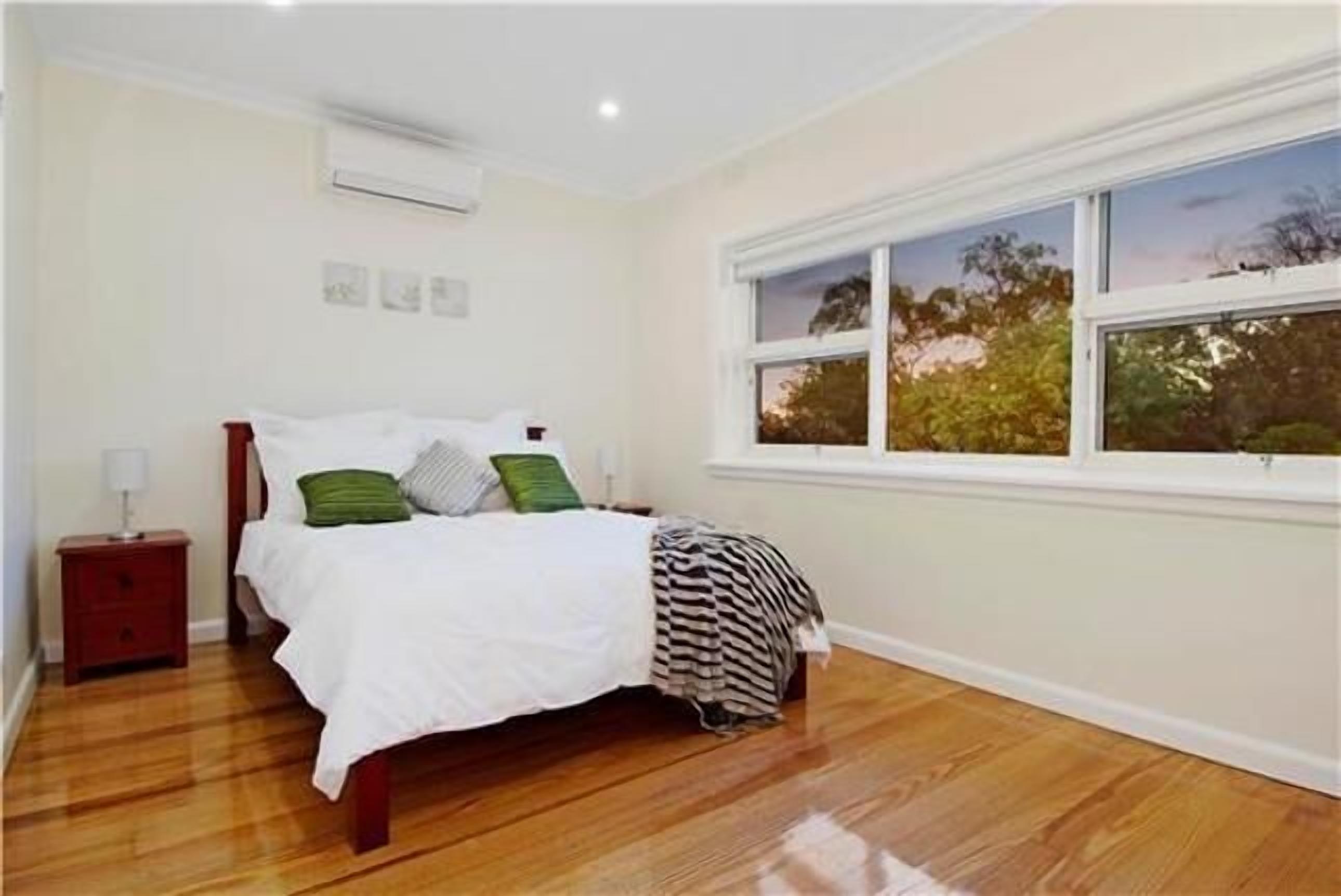 Lithgow Villa Unit Blackburn — image 5