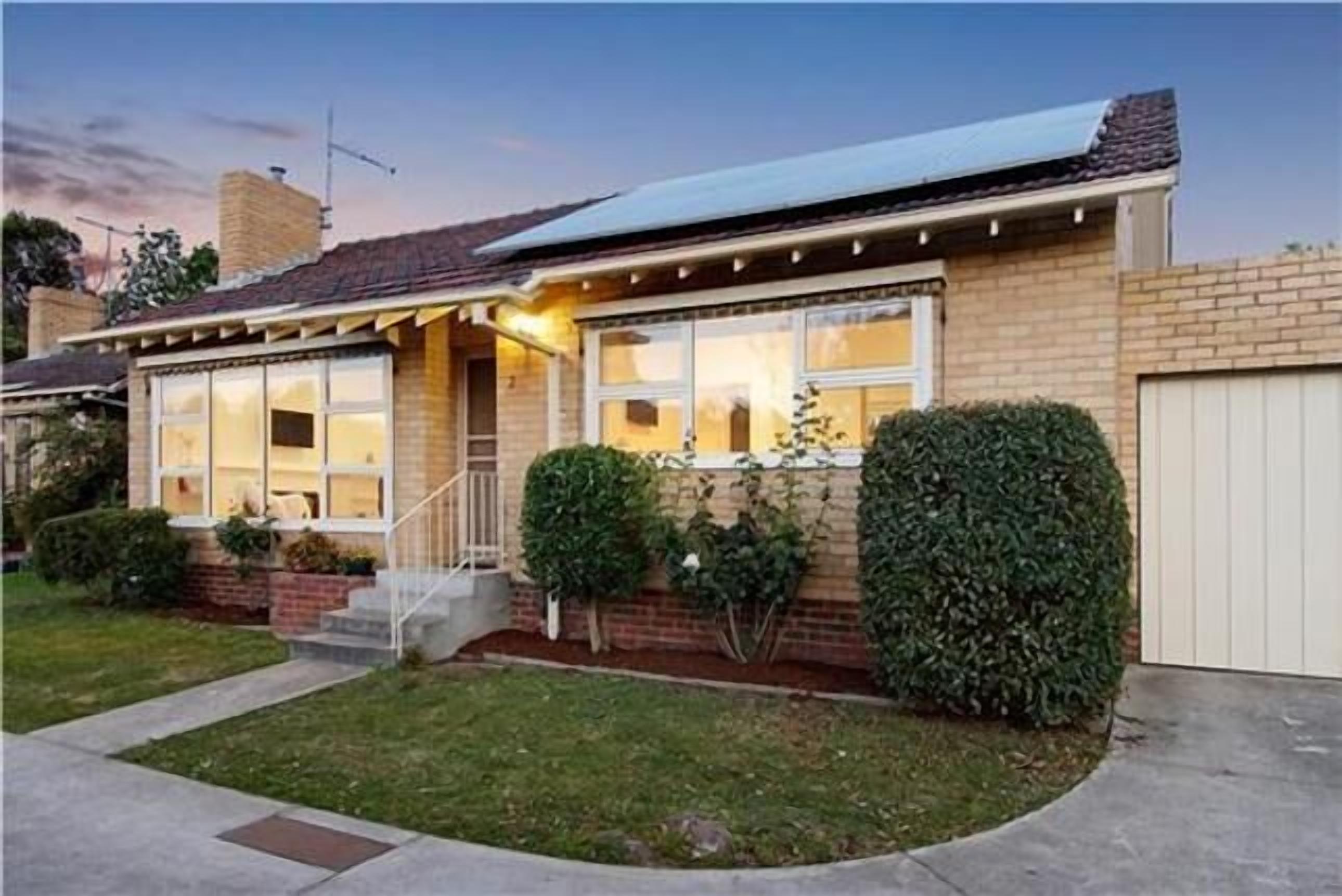 Lithgow Villa Unit Blackburn — image 7