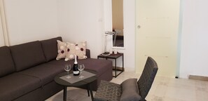 TV - Cute apartment for rent (Novalja)