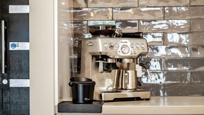 Kaffe og/eller kaffemaskine