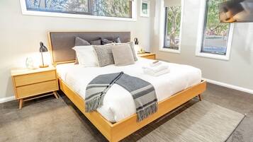 4 bedrooms, travel cot, free WiFi, bed sheets