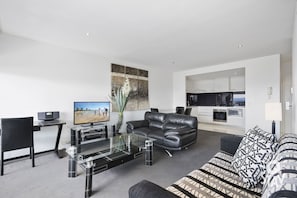 TV - Circle on Cavill – 1 Bed + study — Q Stay (Surfers Paradise)
