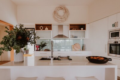  SHEARWATER : Prom Views : Wood Heater : Full Linen : Lightning Fast Internet