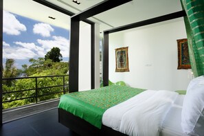 5 quartos, cofres nos quartos, ferros/tábuas de passar roupa, Wi-Fi