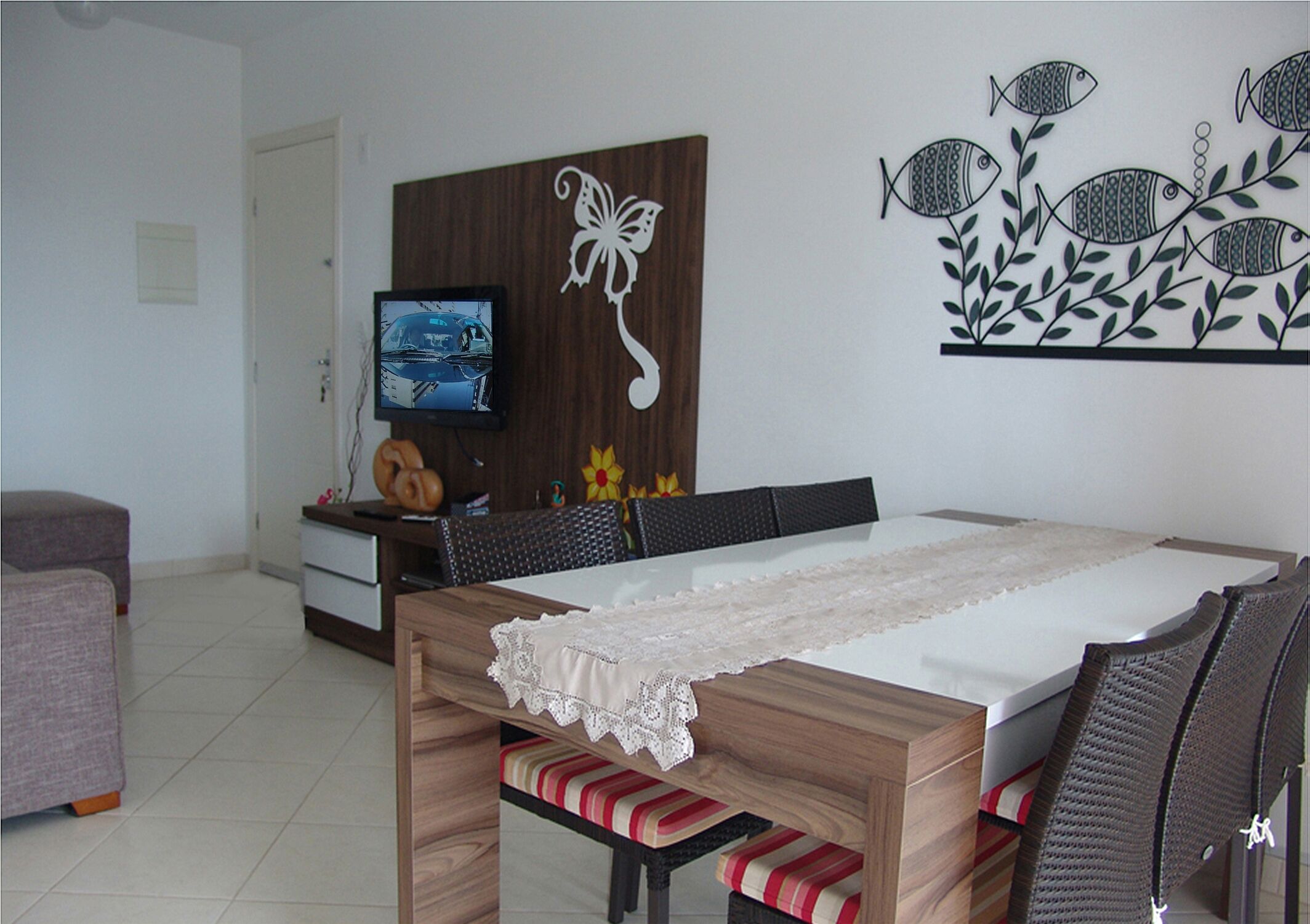 Apartment 50 m from the beach, 4th floor, with sea and mountain views.