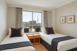 2 عدّة غرف نوم ومكواة/لوح كي وواي فاي وملاءات أسرّة