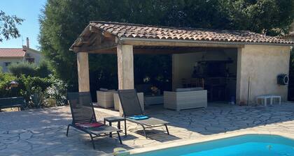 Provence-Cotignac 3 Bd- 1 full bath Villa Private Pool in Village Center.