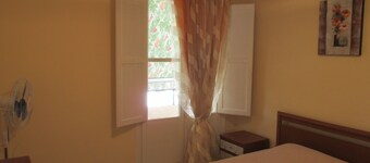  Met een prachtig uitzicht op het park.